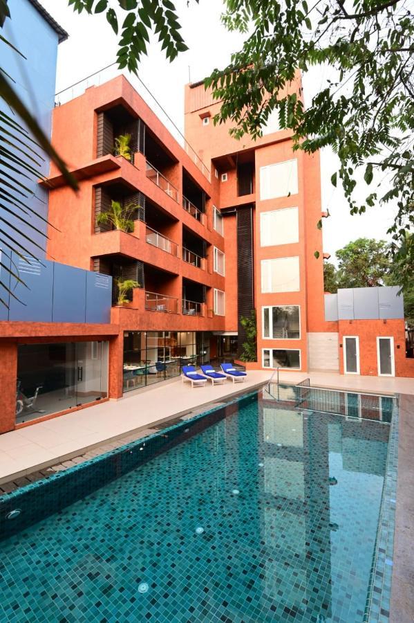 Golden Tulip Vagator Goa Hotel Exterior photo
