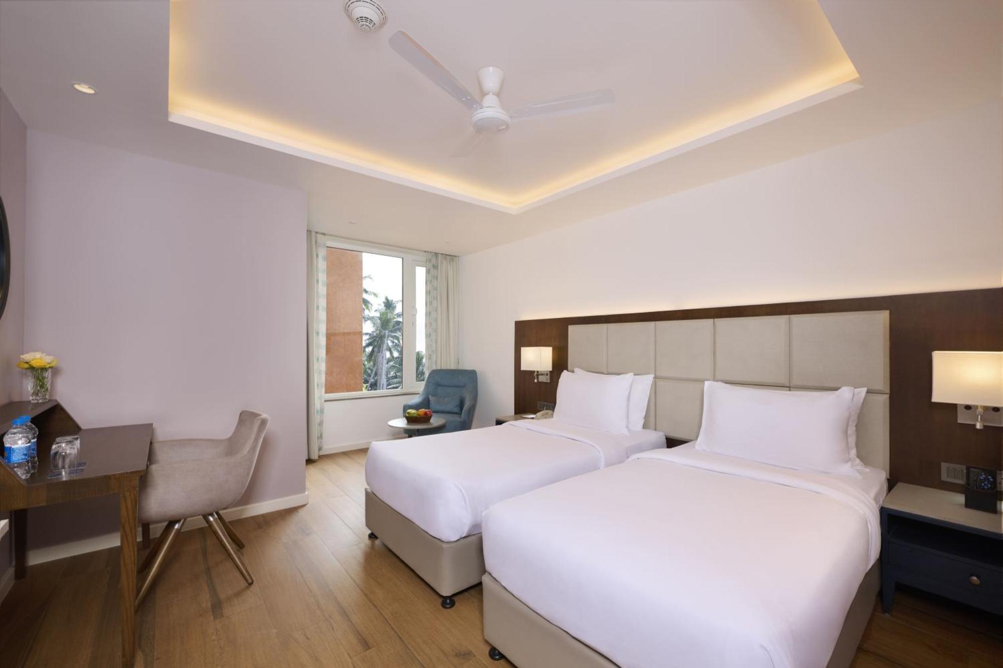 Golden Tulip Vagator Goa Hotel Exterior photo
