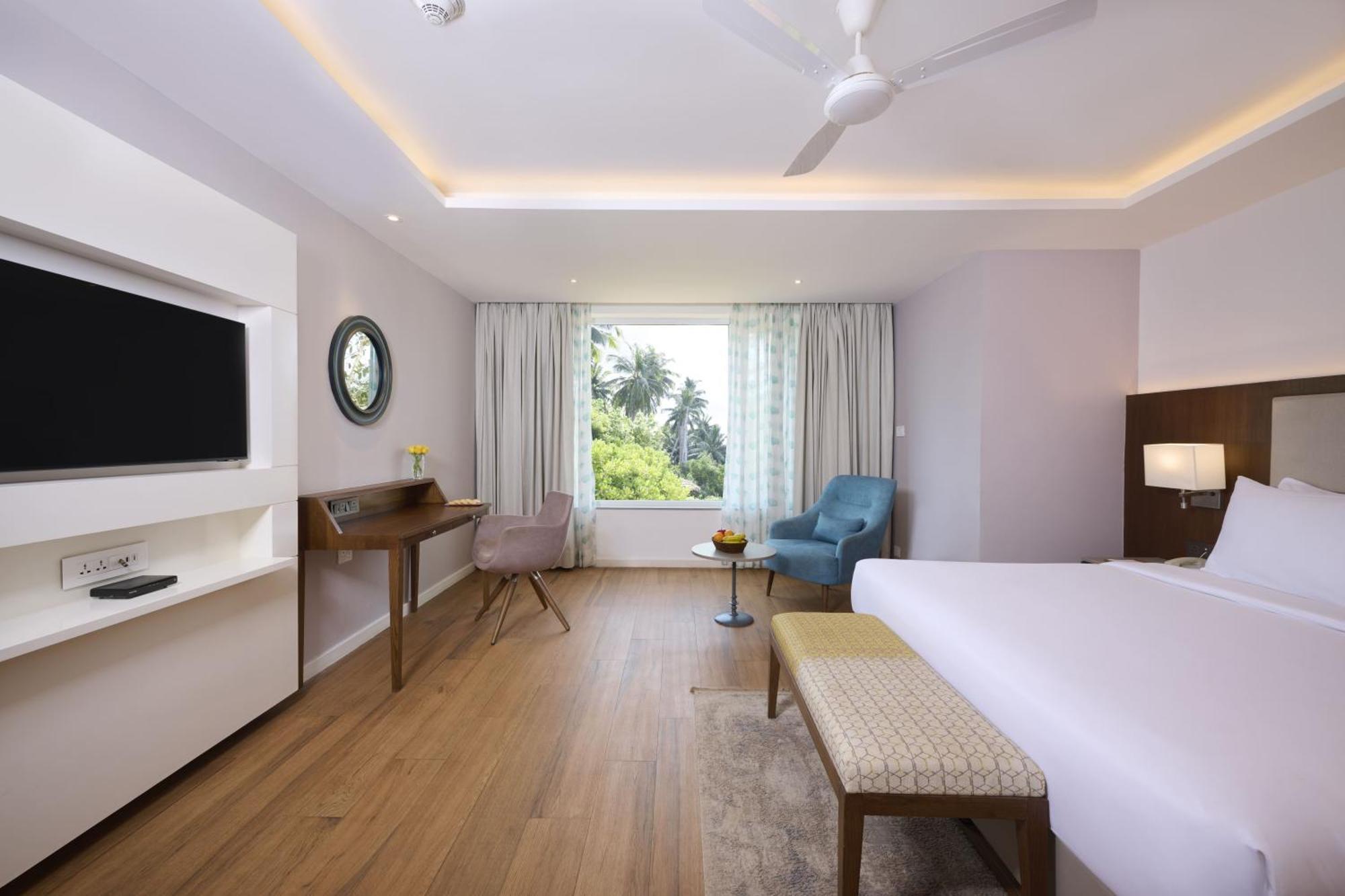Golden Tulip Vagator Goa Hotel Exterior photo
